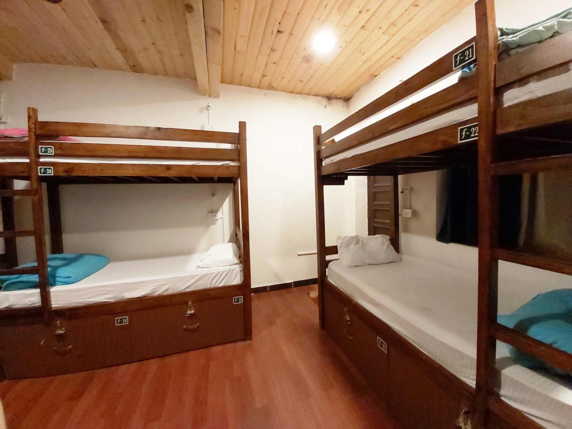 Utopia Hostels Dharamkot Mcleodganj Dharamsala Exteriér fotografie